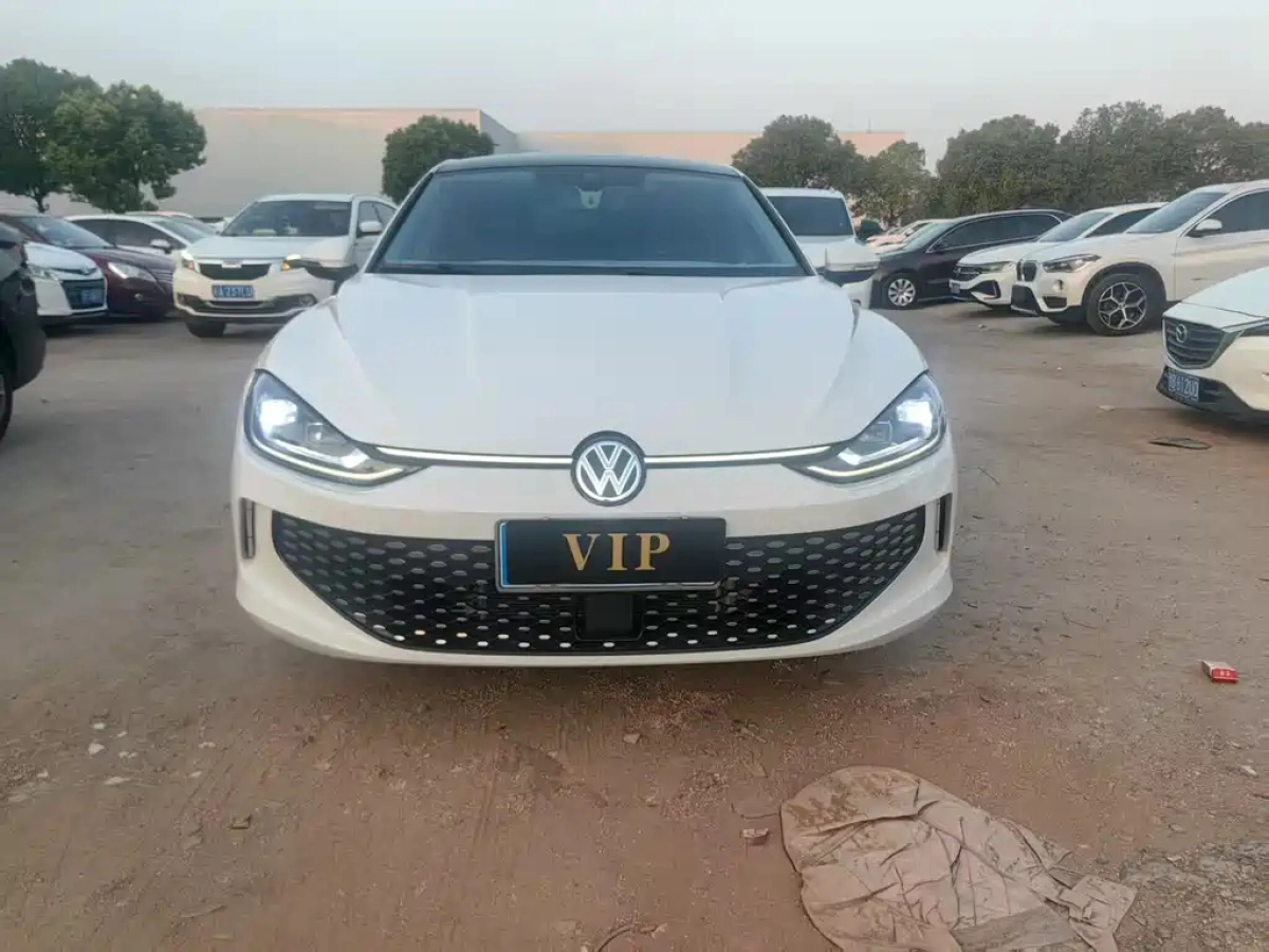 VOLKSWAGEN LAMANDO