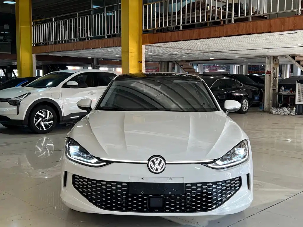 VOLKSWAGEN LAMANDO