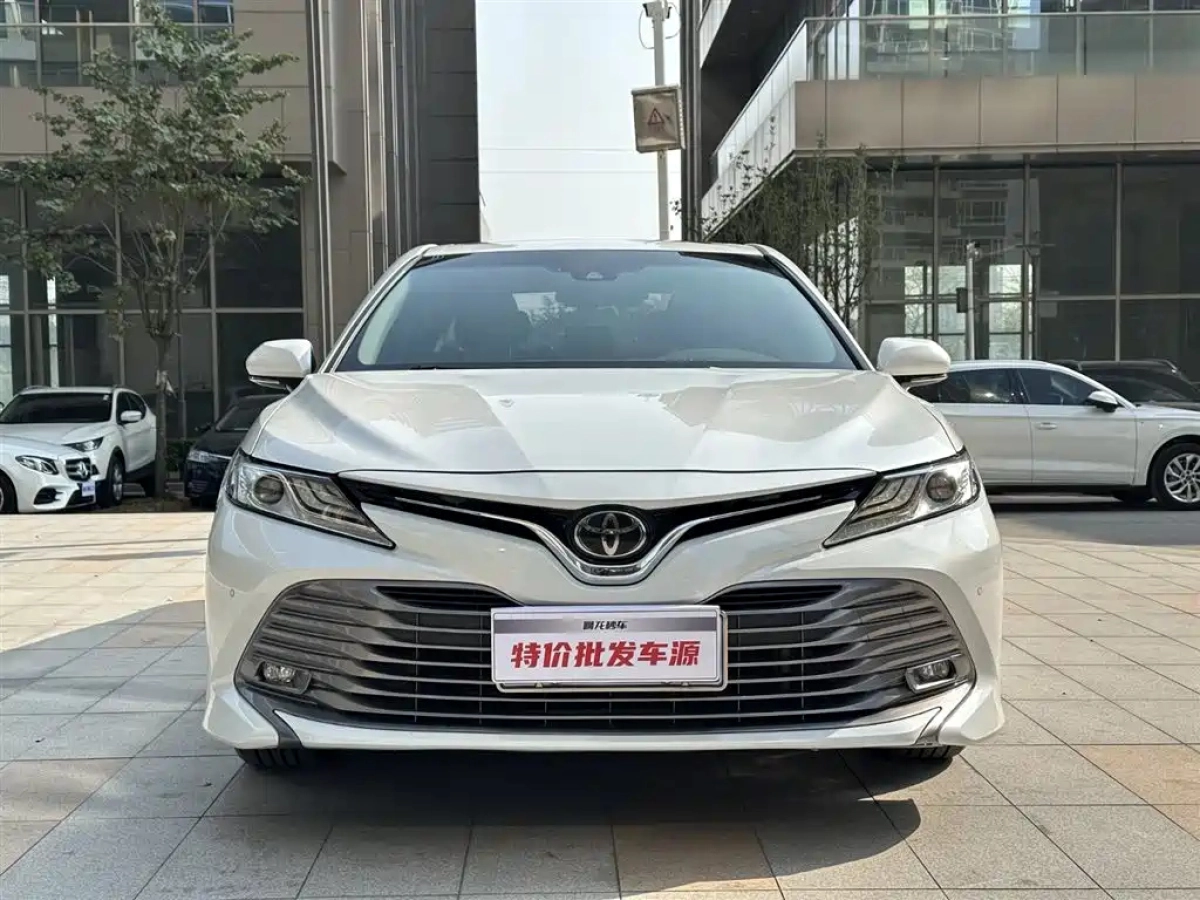 TOYOTA CAMRY