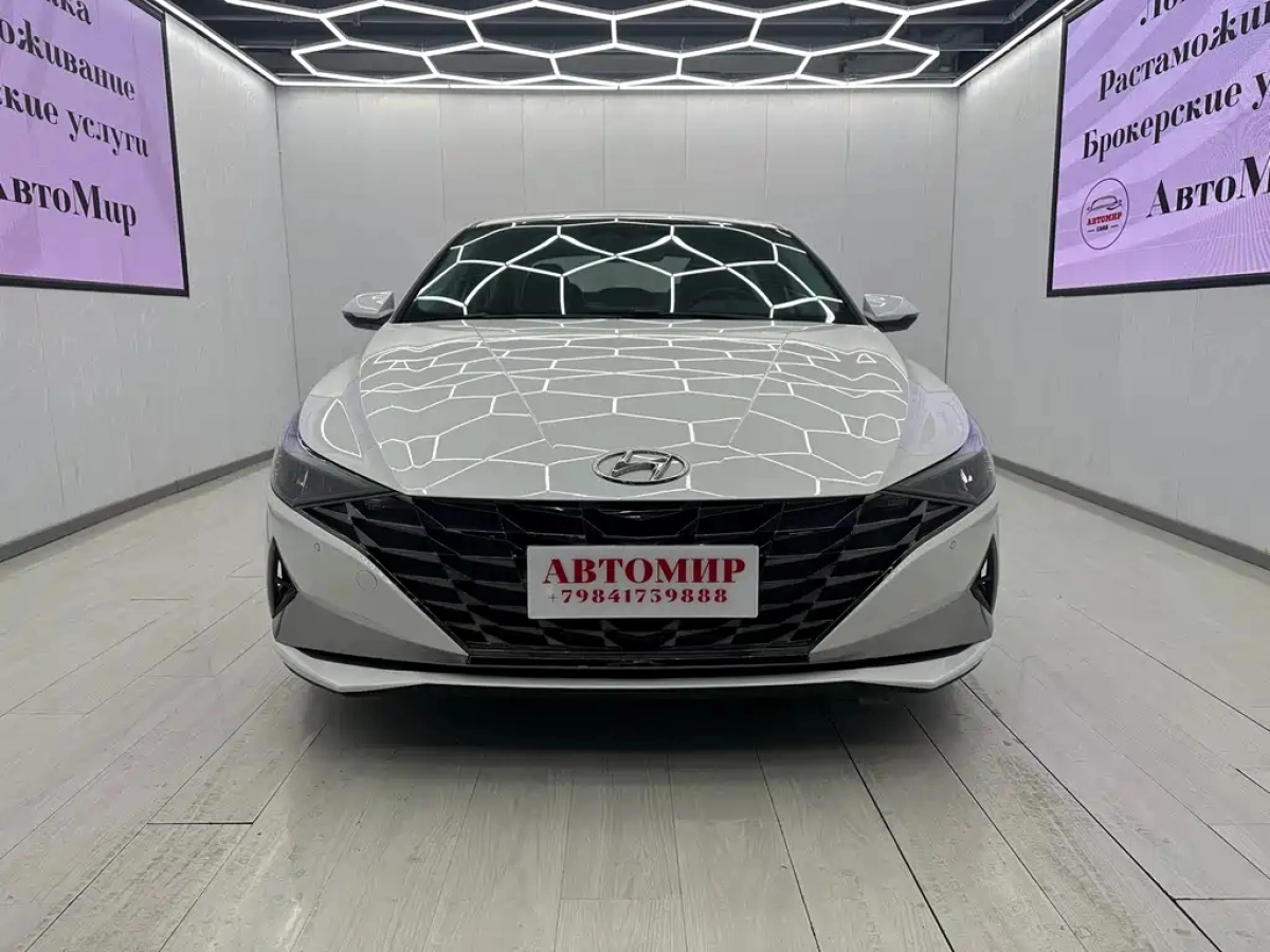 HYUNDAI ELANTRA