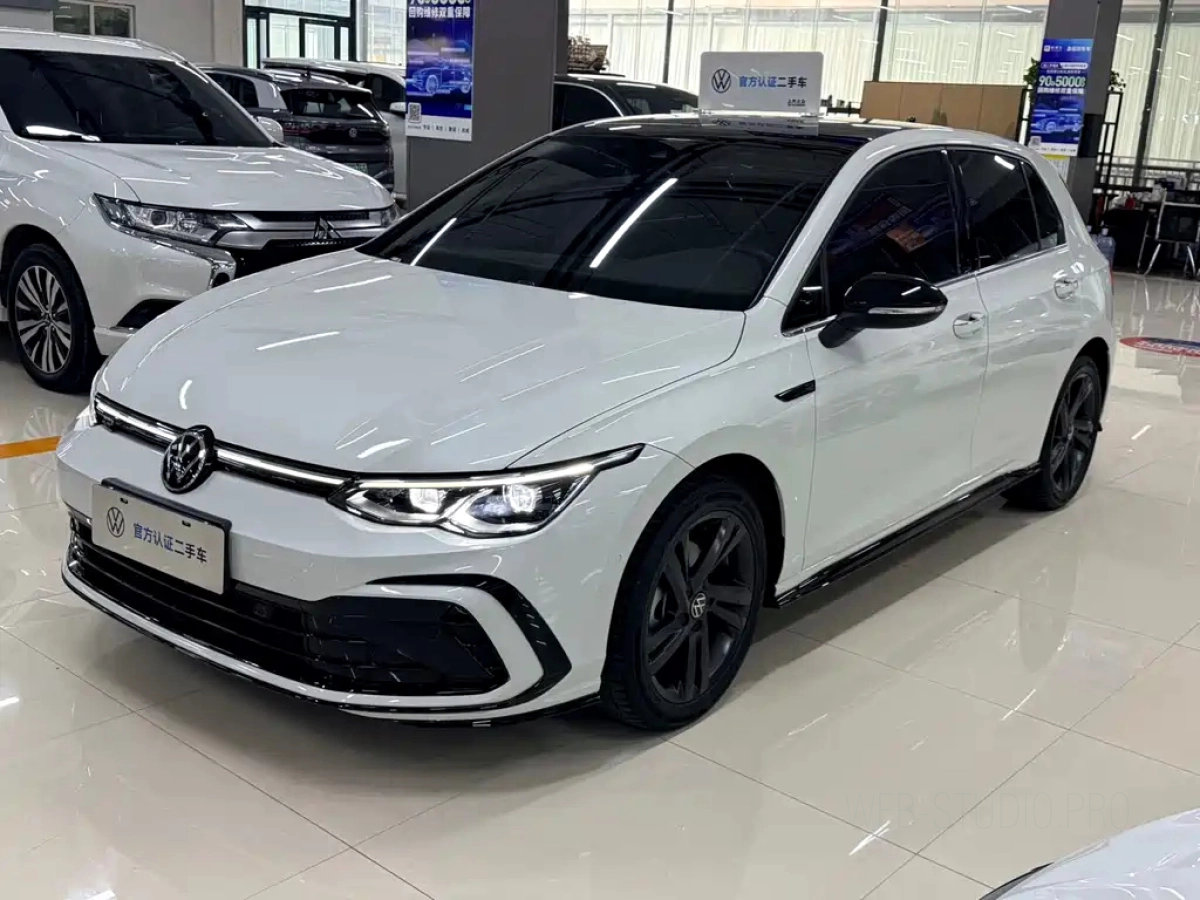 VOLKSWAGEN GOLF  2021