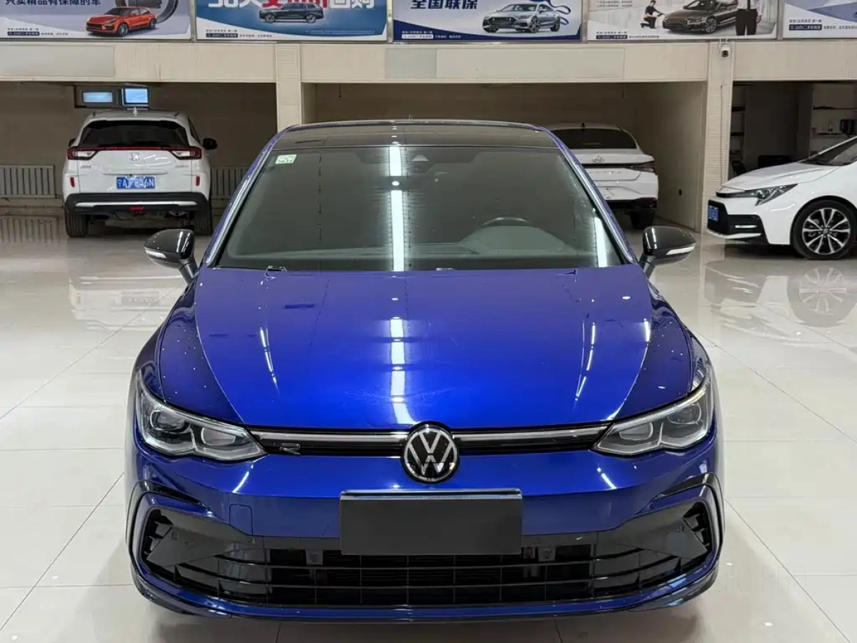 VOLKSWAGEN GOLF