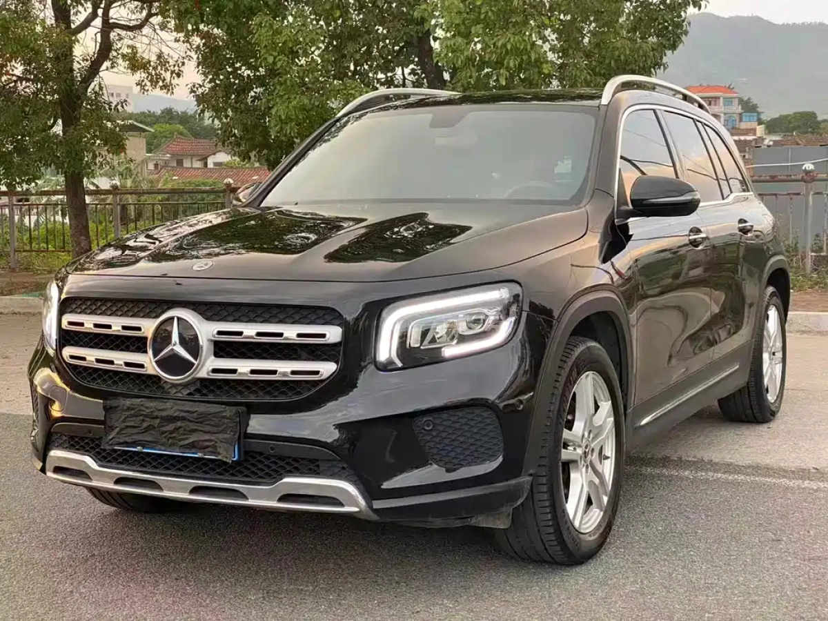 MERCEDES BENZ GLB