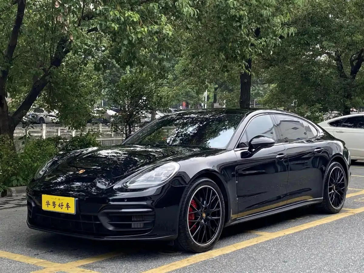 PORSCHE PANAMERA