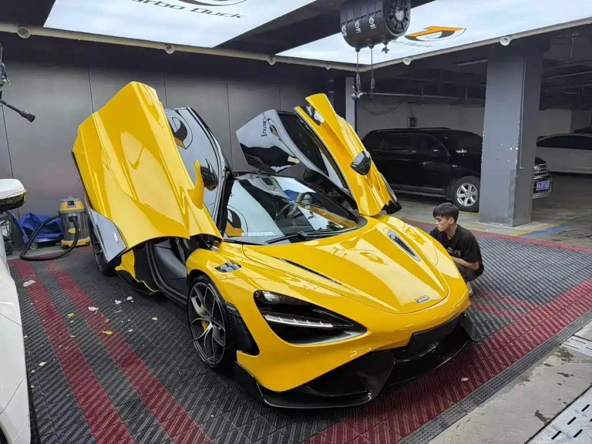 MCLAREN 720S