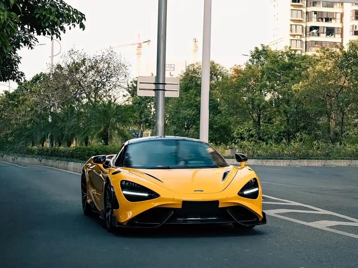 MCLAREN 720S