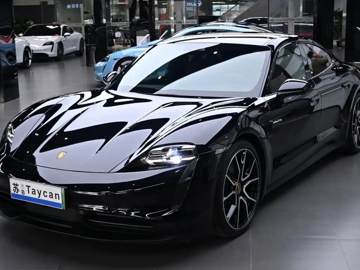 PORSCHE TAYCAN  2023