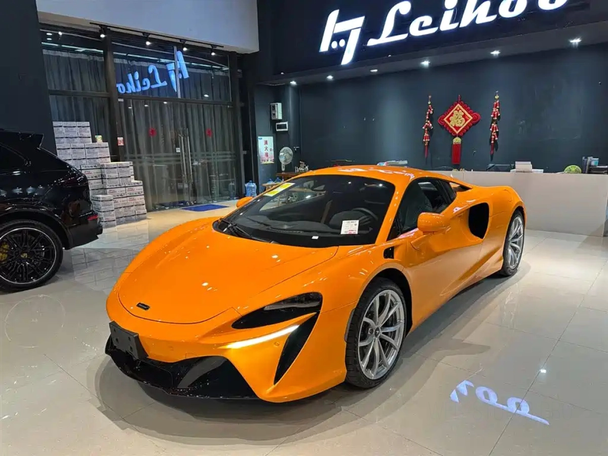 MCLAREN ARTURA  2025