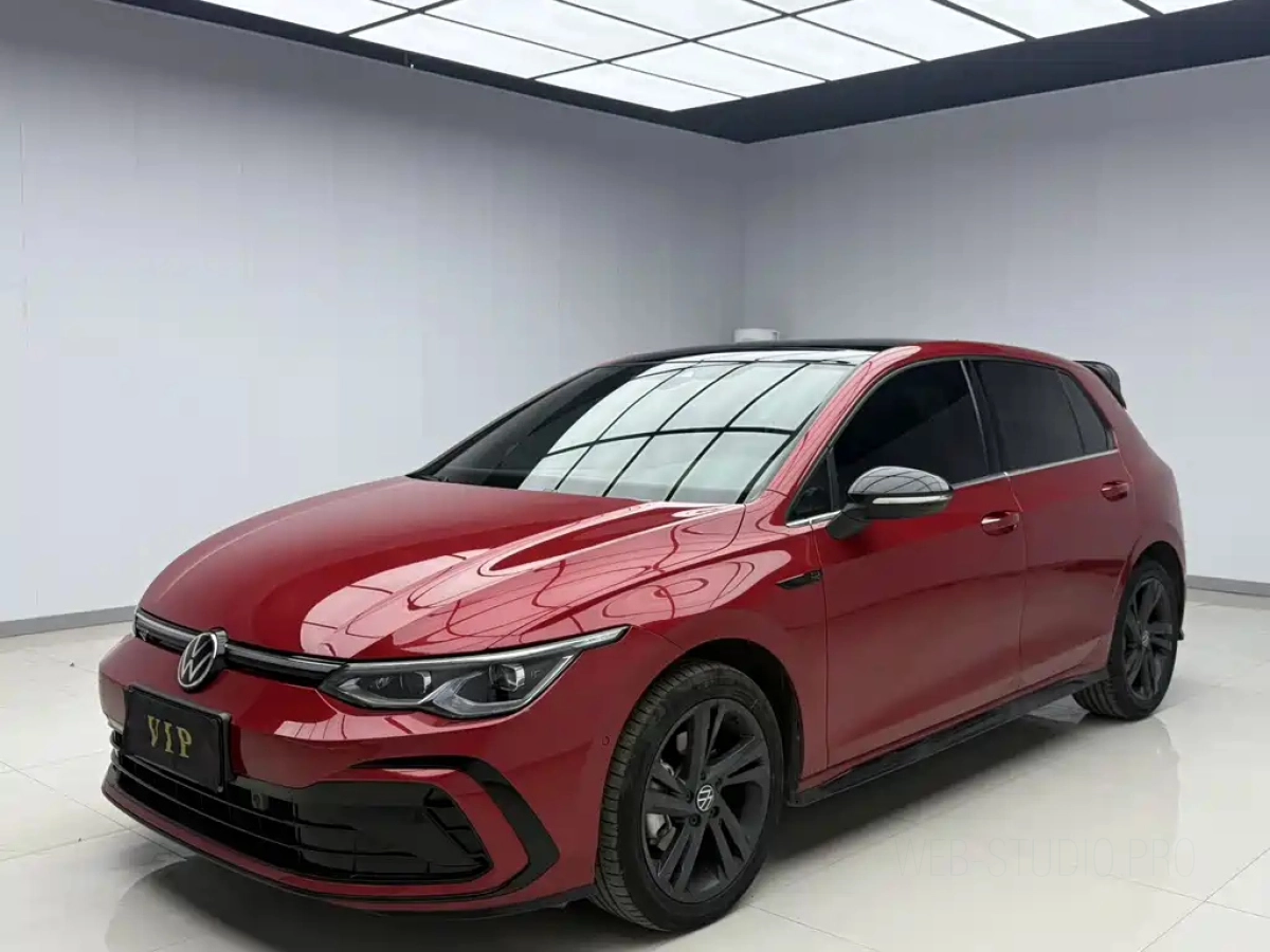 VOLKSWAGEN GOLF  2023