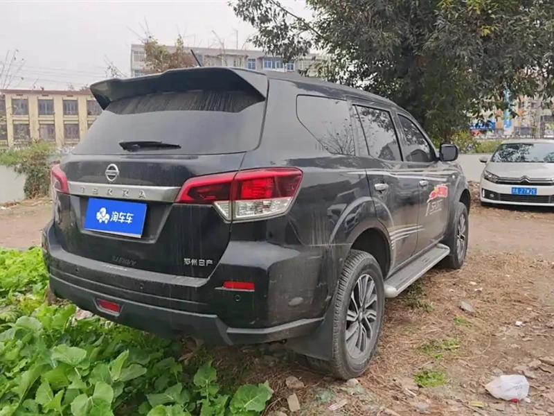 NISSAN TERRA