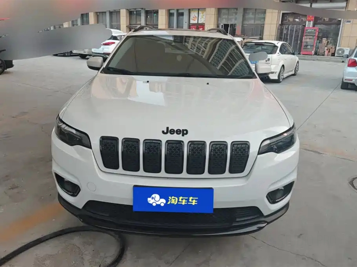 JEEP CHEROKEE