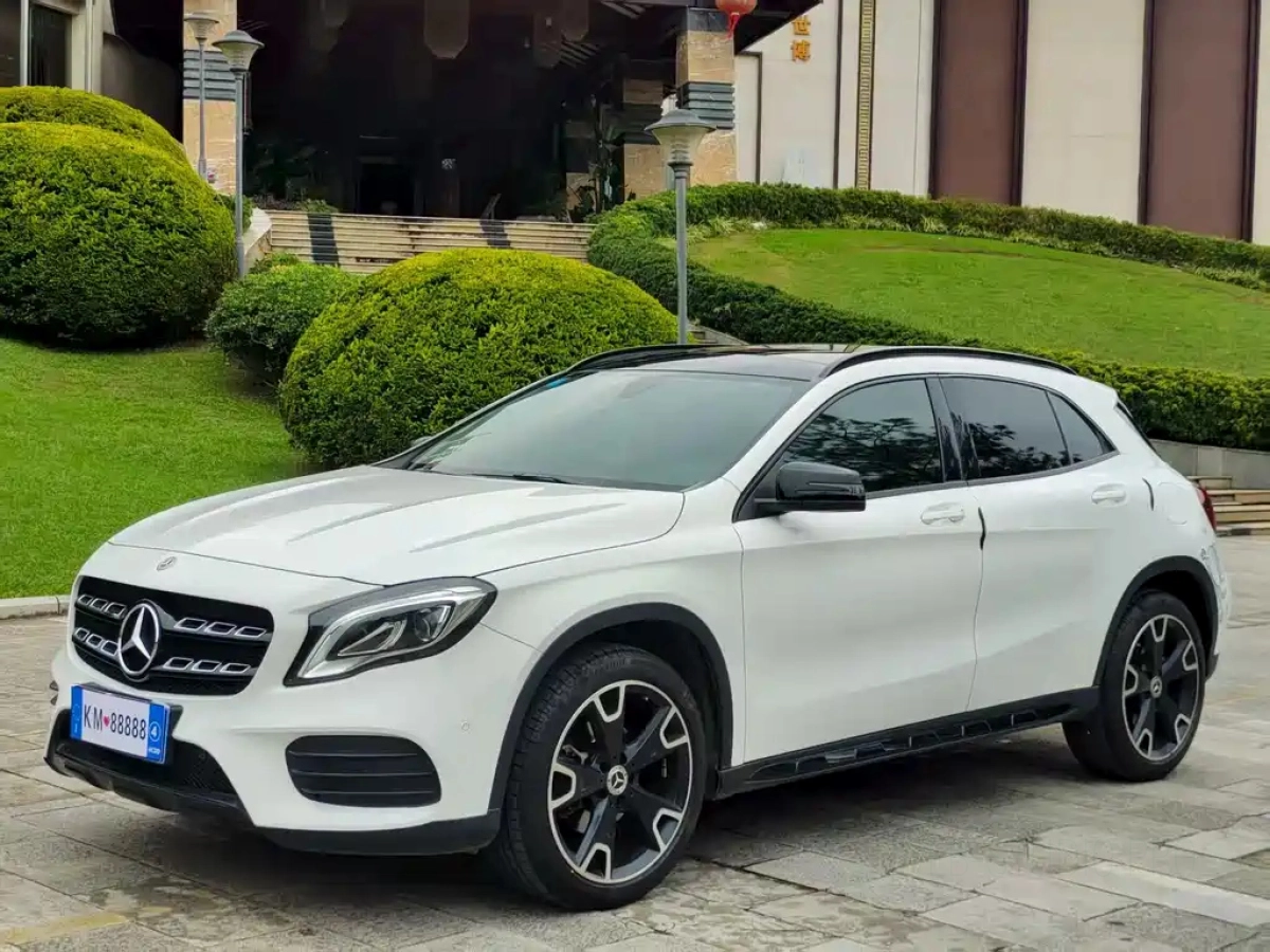 MERCEDES BENZ GLA  2019