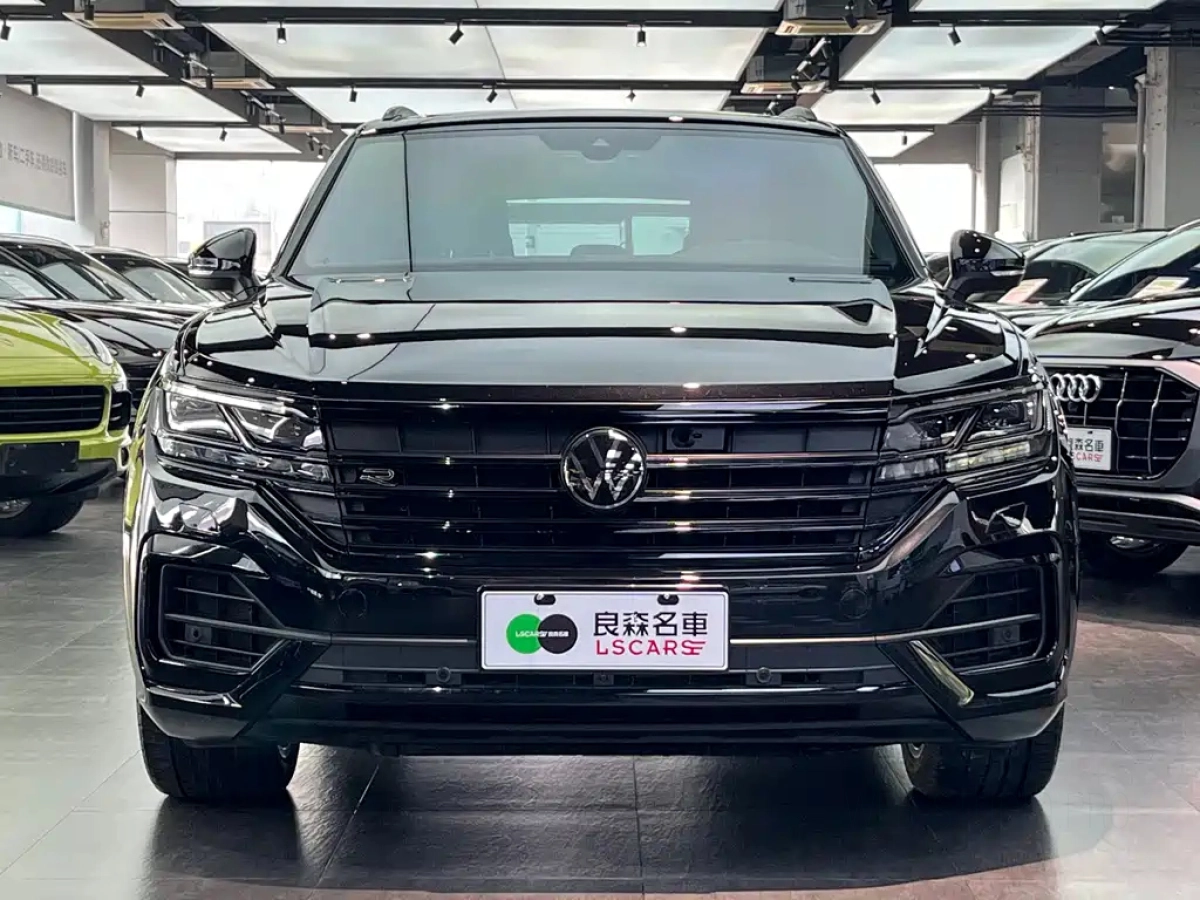 VOLKSWAGEN TOUAREG