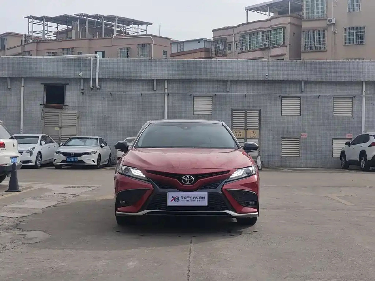 TOYOTA CAMRY