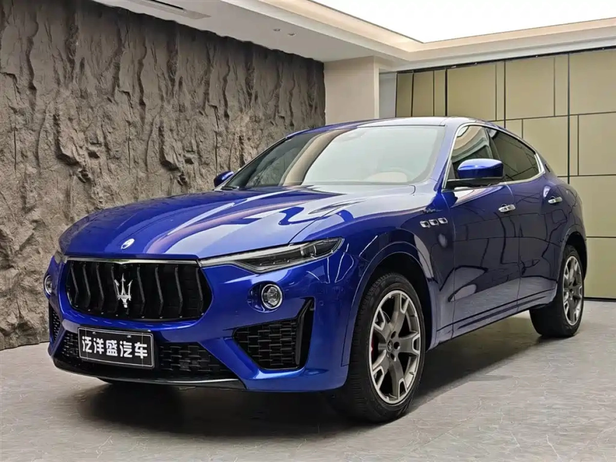 MASERATI LEVANTE  2023