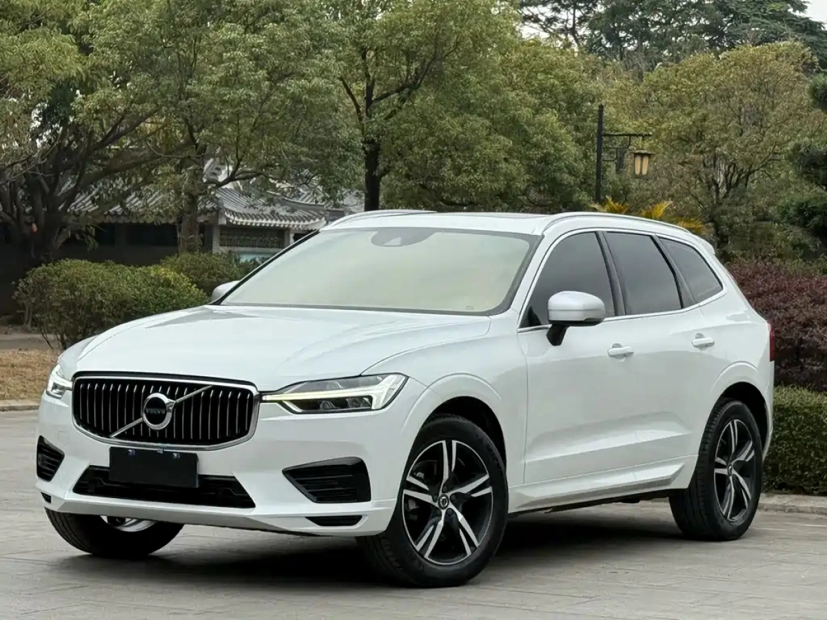 VOLVO XC60  2019