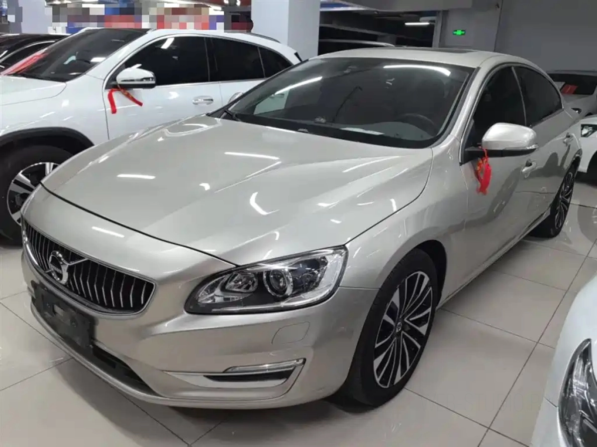 VOLVO S60  2019
