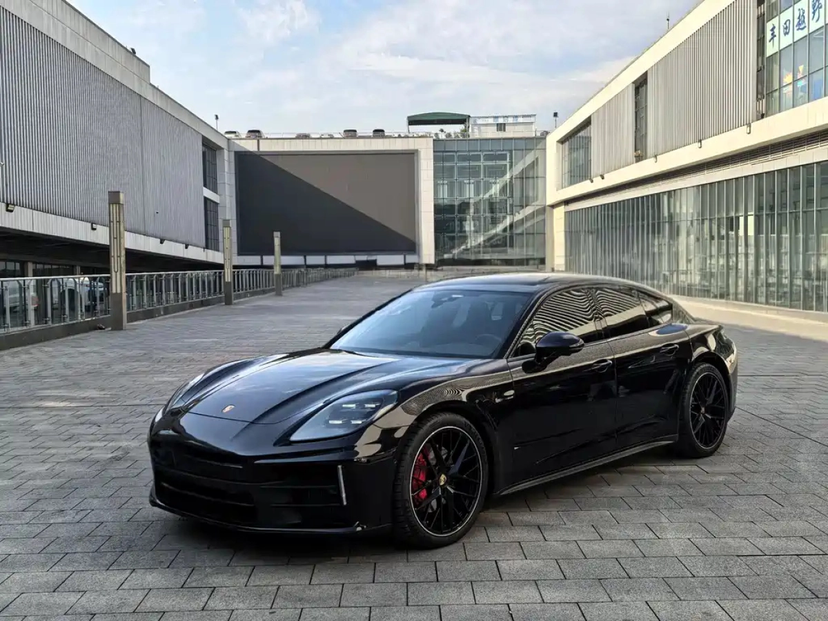 PORSCHE PANAMERA  2025