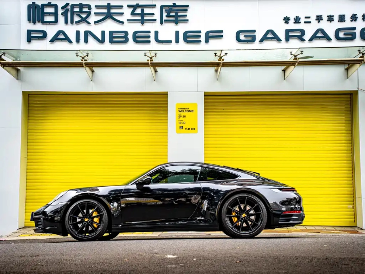 PORSCHE 911