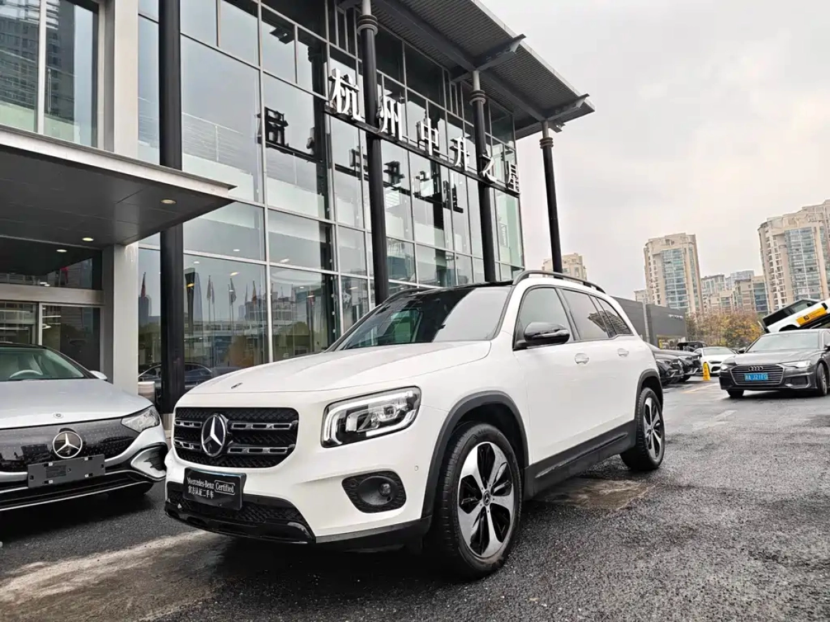 MERCEDES BENZ GLB  2023