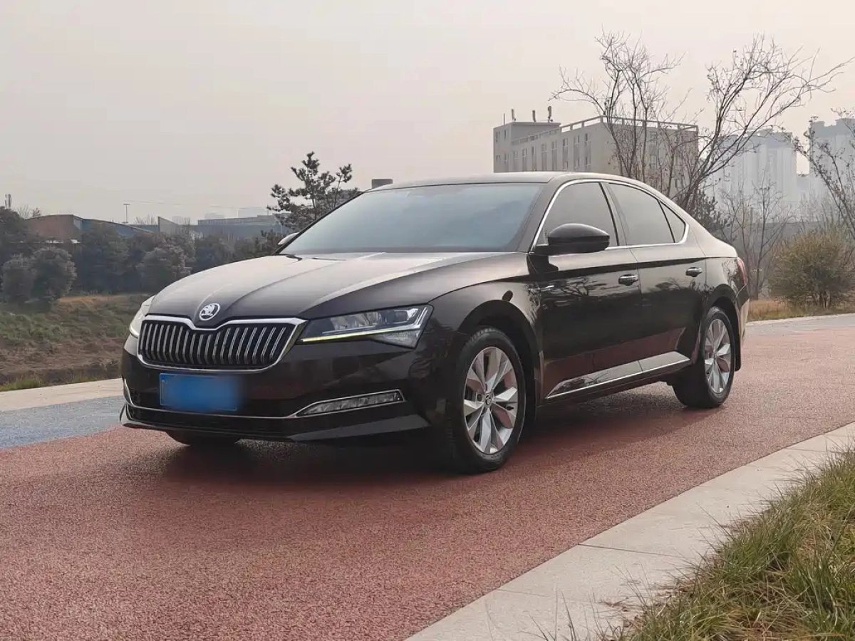 SKODA SUPERB  2020