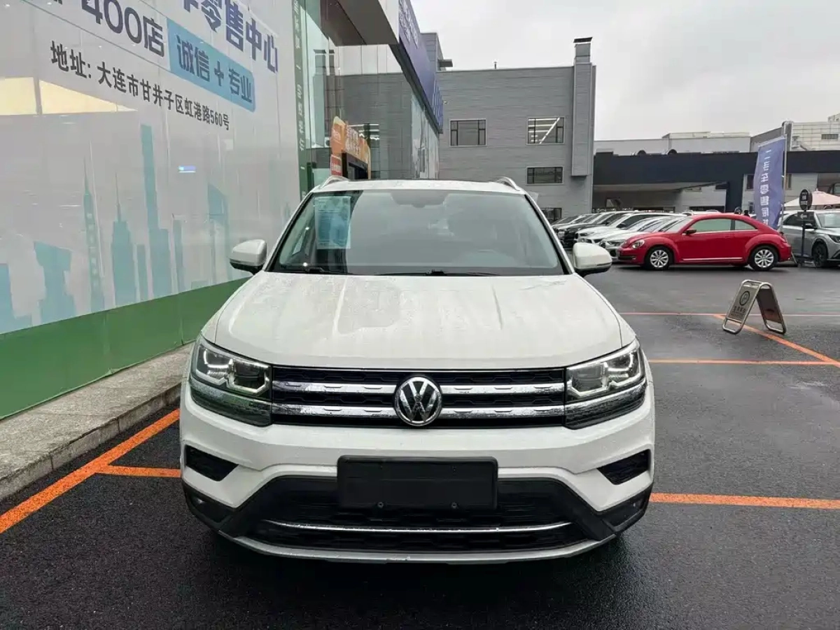 VOLKSWAGEN THARU