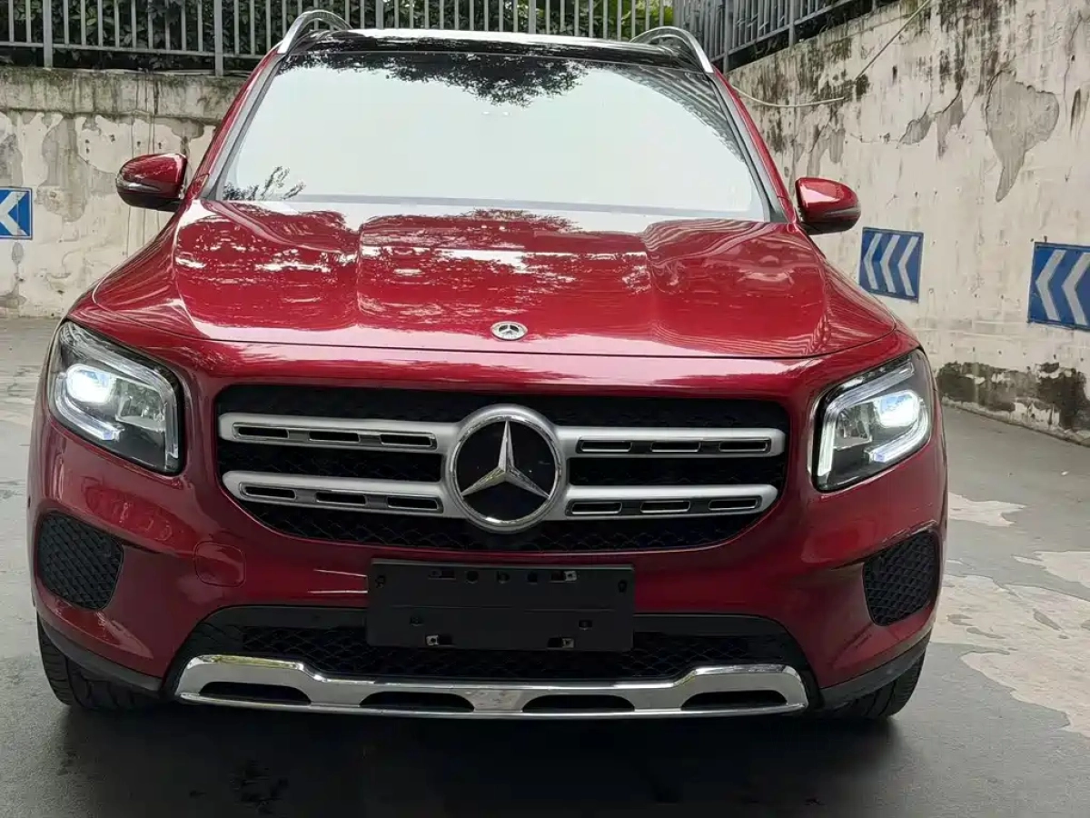 MERCEDES BENZ GLB