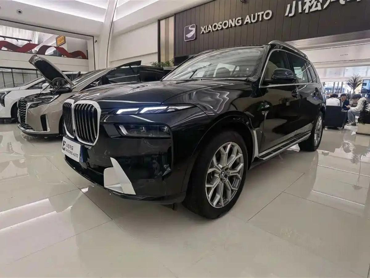 BMW X7  2025