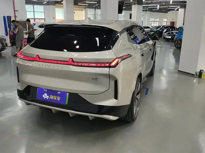 LYNK&CO 08 NEW ENERGY