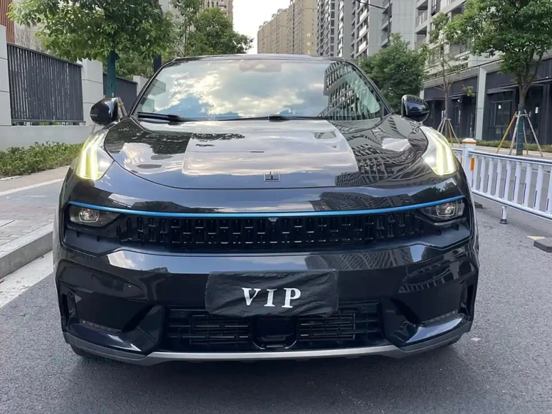 LYNK&CO 05