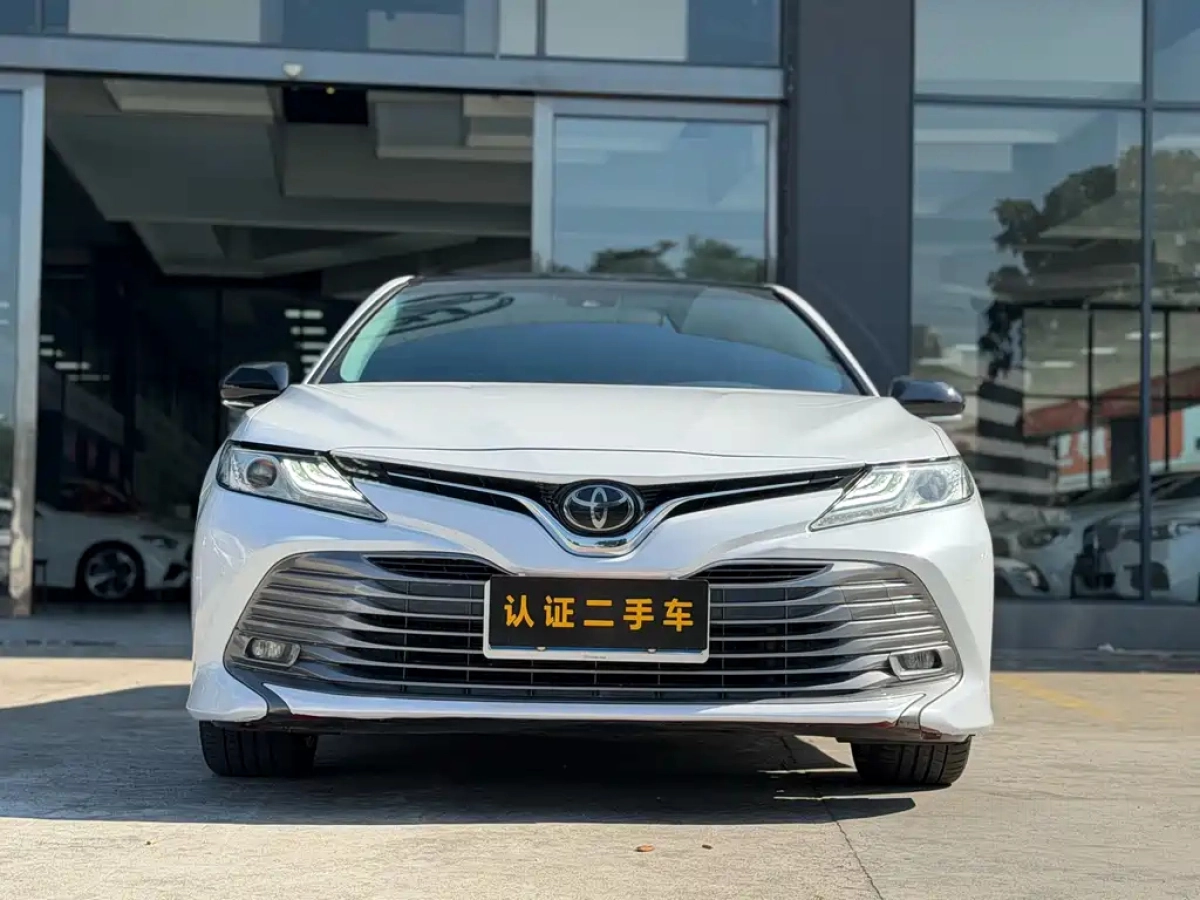 TOYOTA CAMRY