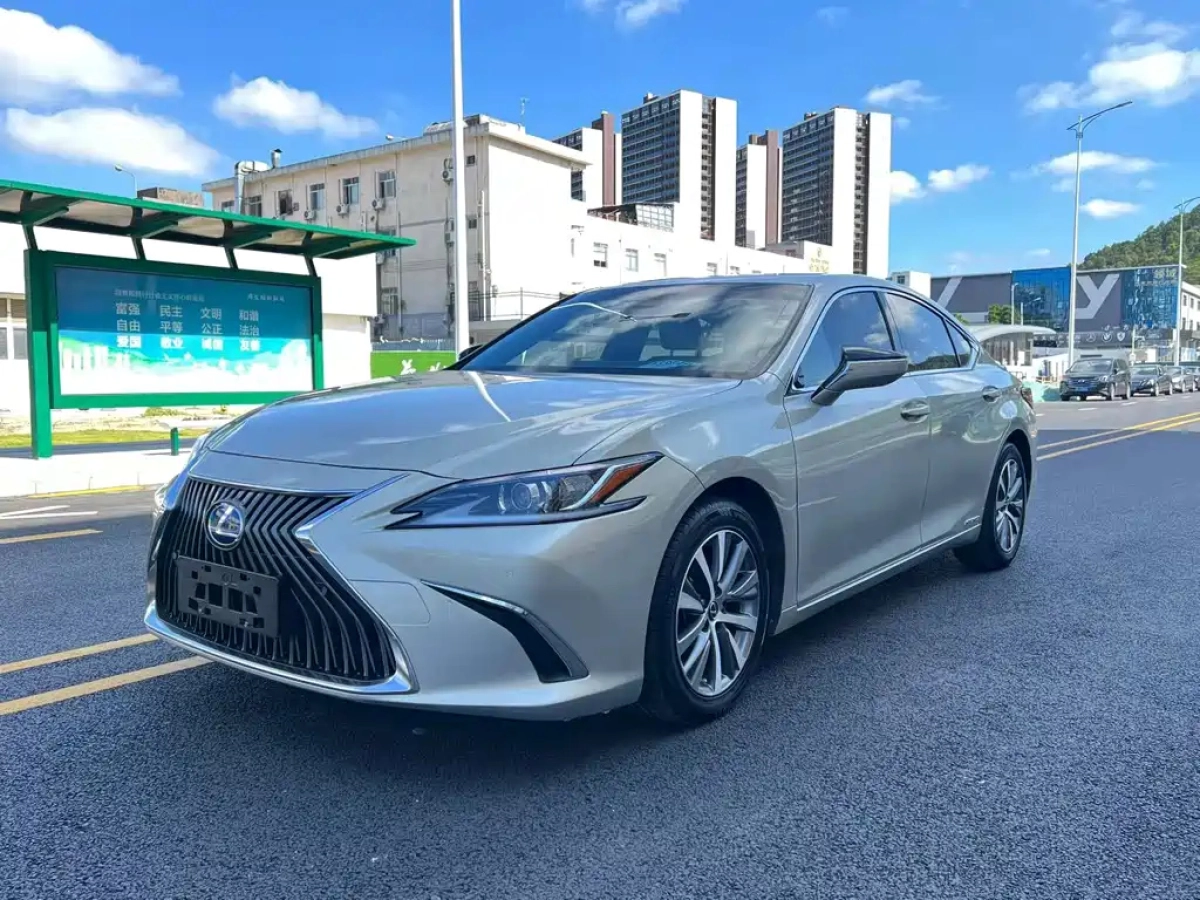 LEXUS ES  2020