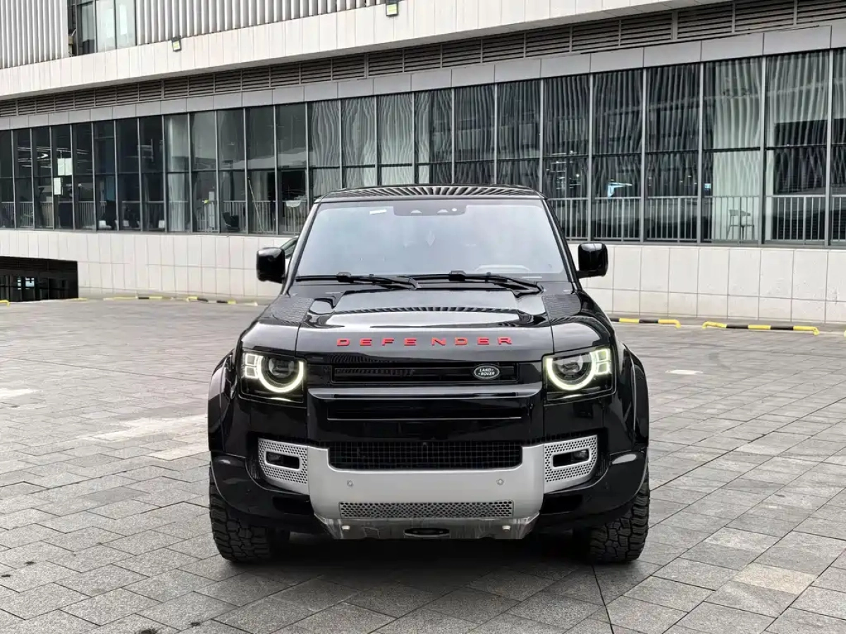 LAND ROVER DEFENDER