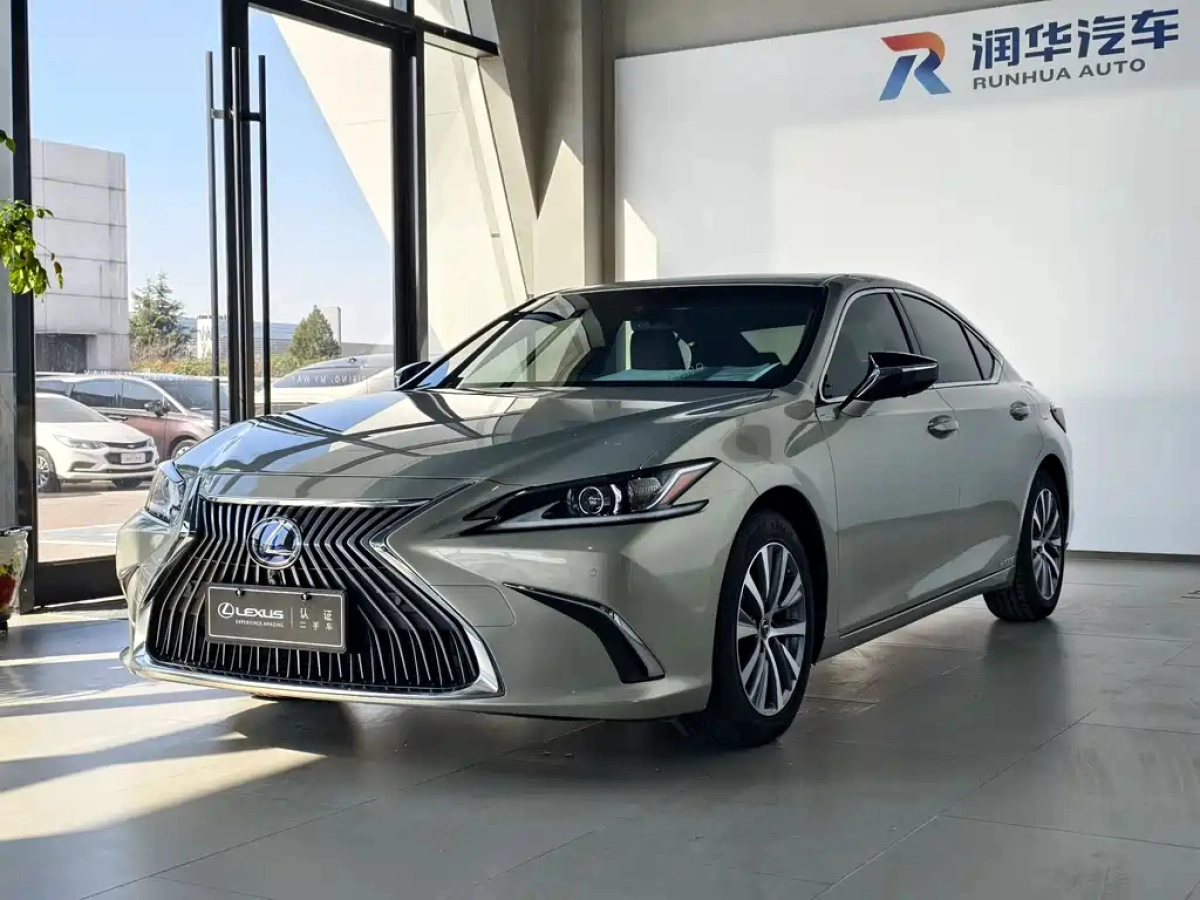 LEXUS ES  2020