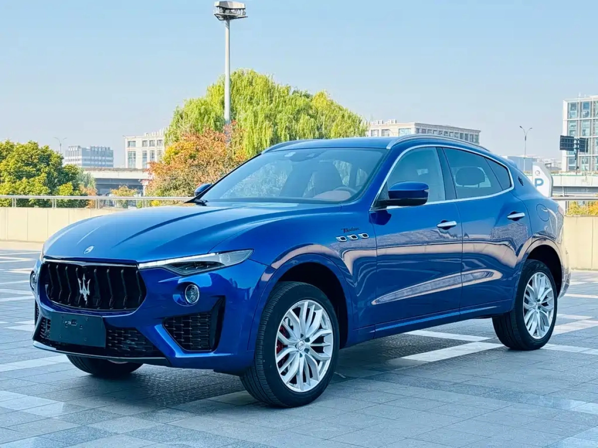 MASERATI LEVANTE  2023