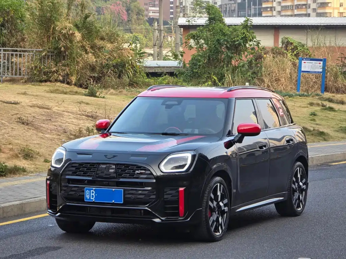 MINI JCW COUNTRYMAN  2024