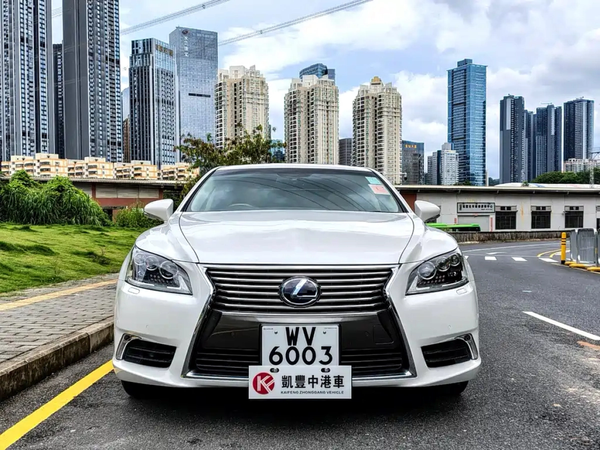LEXUS LS