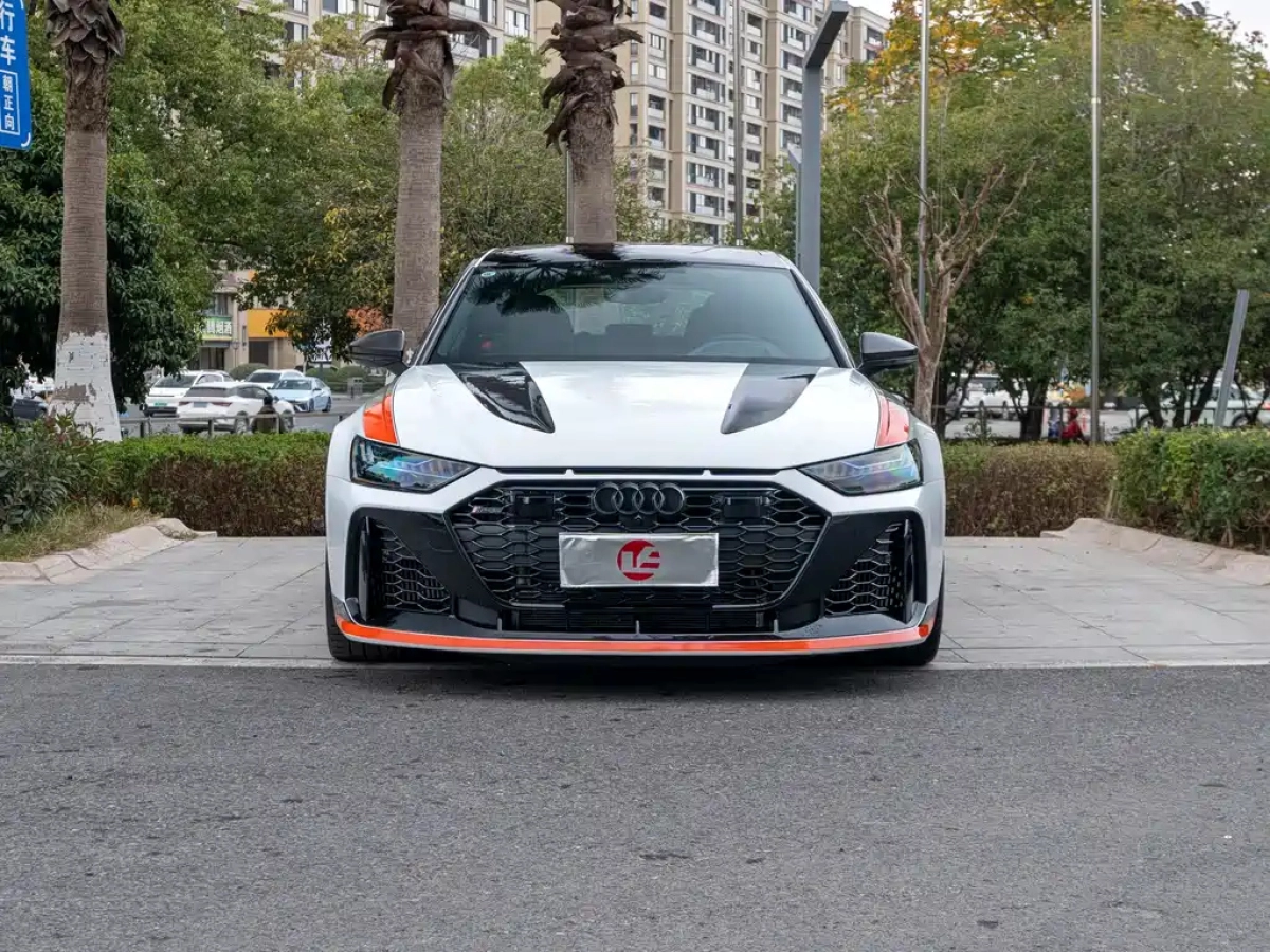 AUDI RS 6