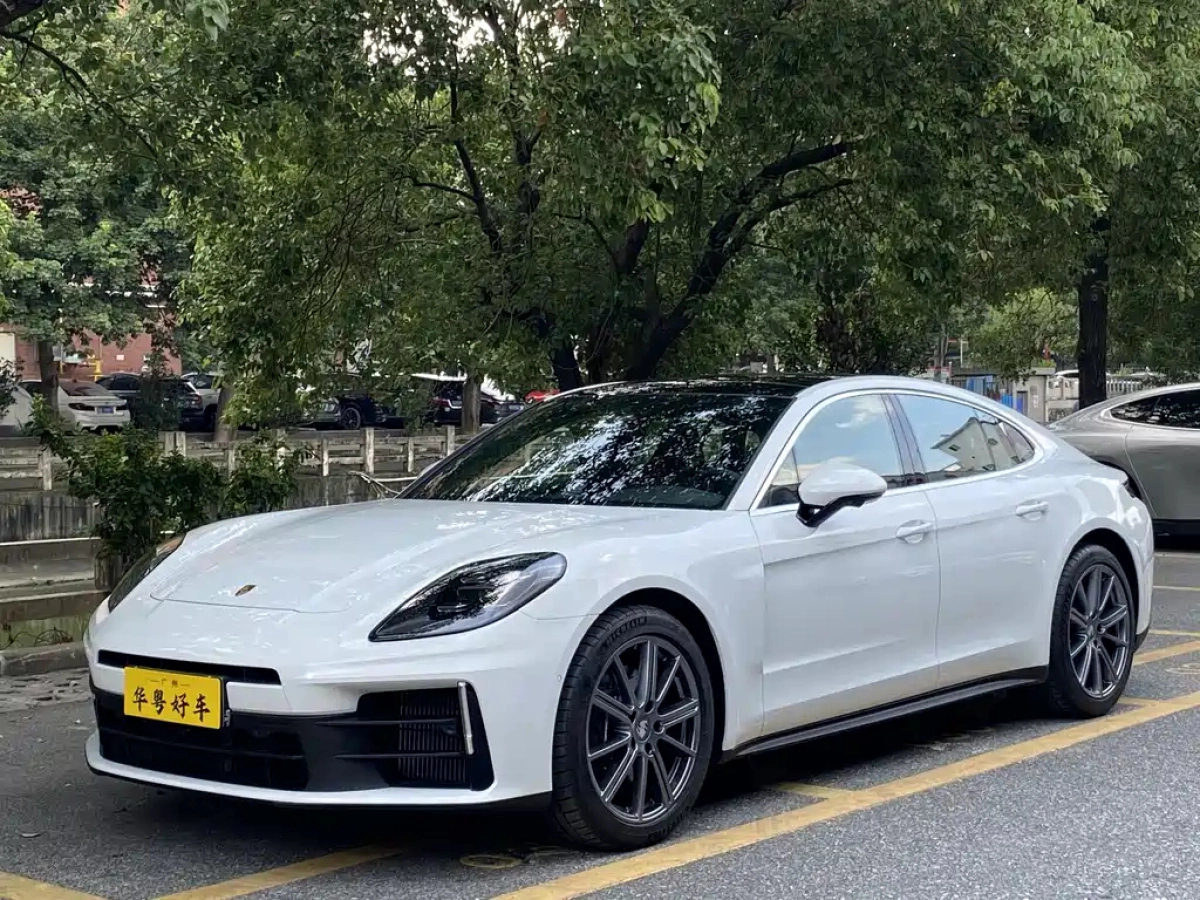 PORSCHE PANAMERA