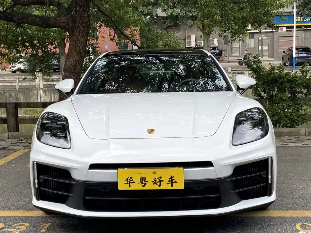 PORSCHE PANAMERA