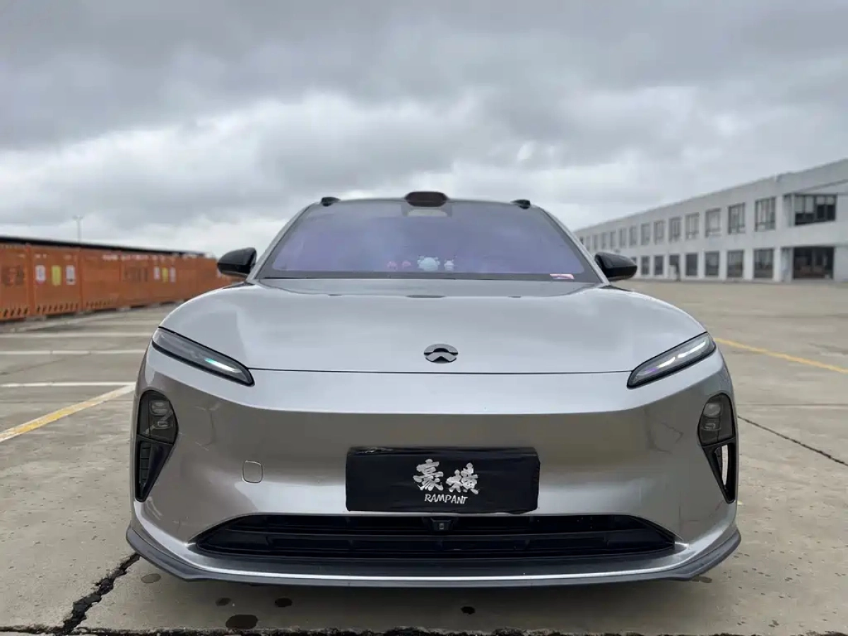 NIO ET5