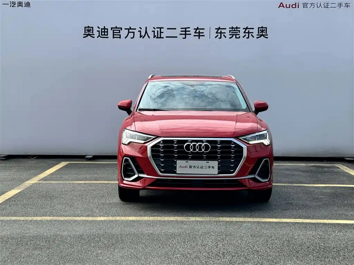 AUDI Q3