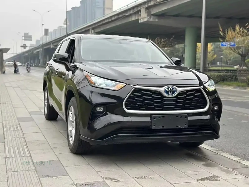 TOYOTA HIGHLANDER