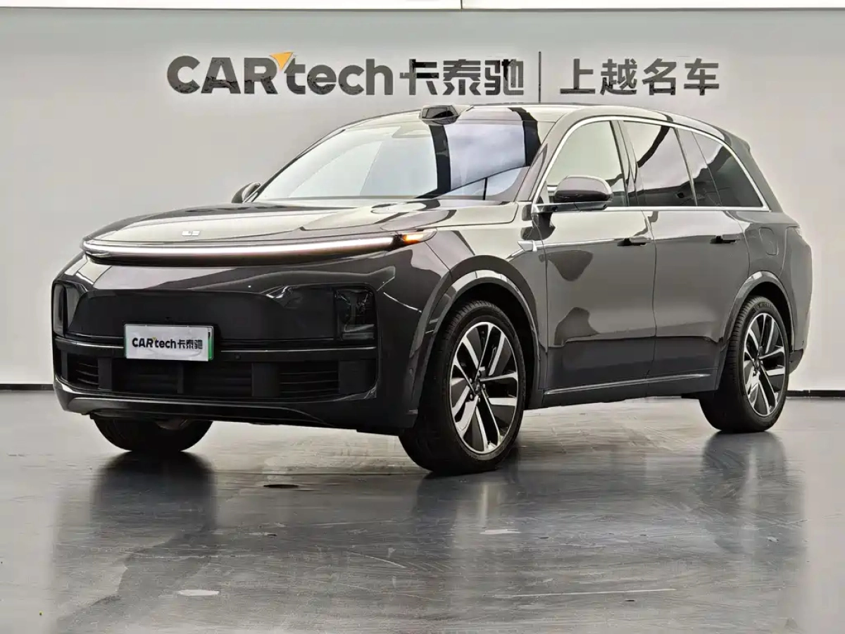 LI AUTO L8  2024