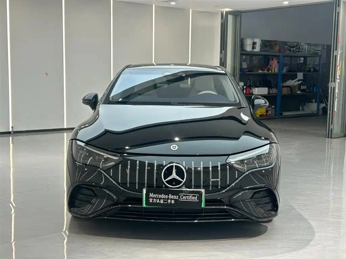 MERCEDES BENZ EQE AMG