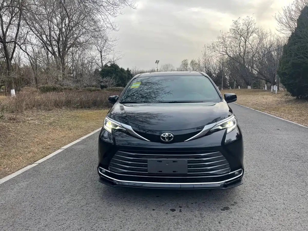 TOYOTA SIENNA SIENNA  2025