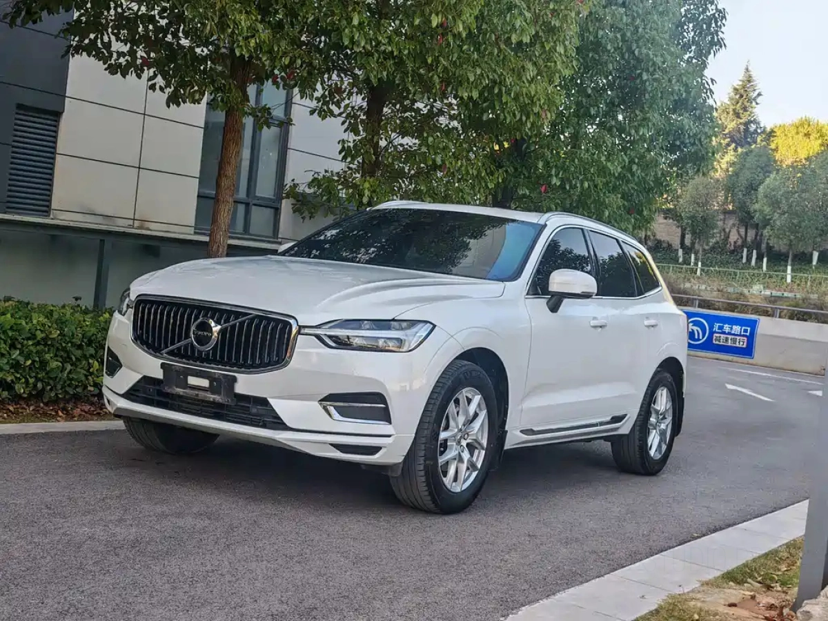 VOLVO XC60  2020
