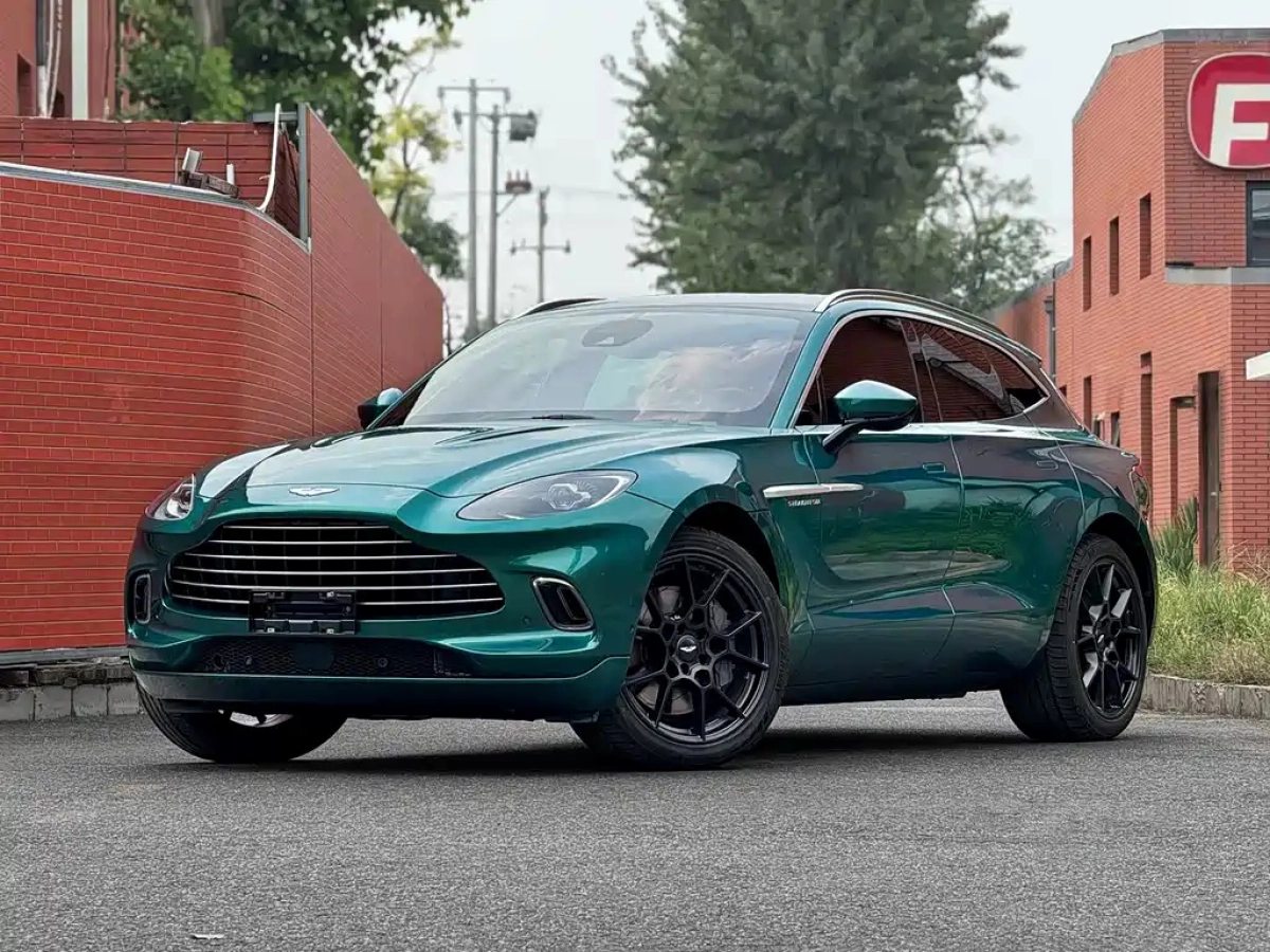 ASTON MARTIN DBX  2022