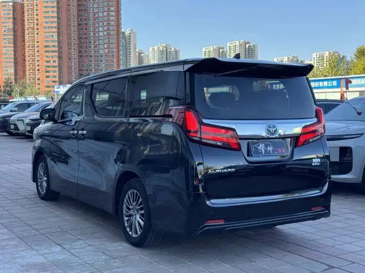 TOYOTA ALPHARD