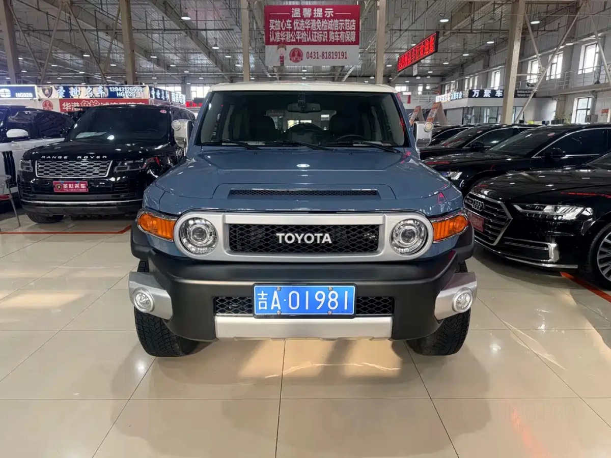 TOYOTA FJ CRUISER